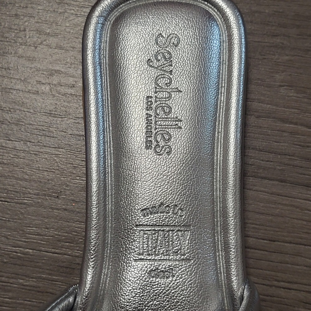 Seychelles Silver Metallic Knotted Slide Sandals Flat Women size 7 Summer Glam - Picture 5 of 11